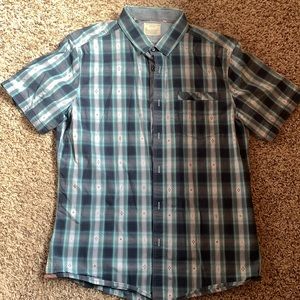 Mens button up size large